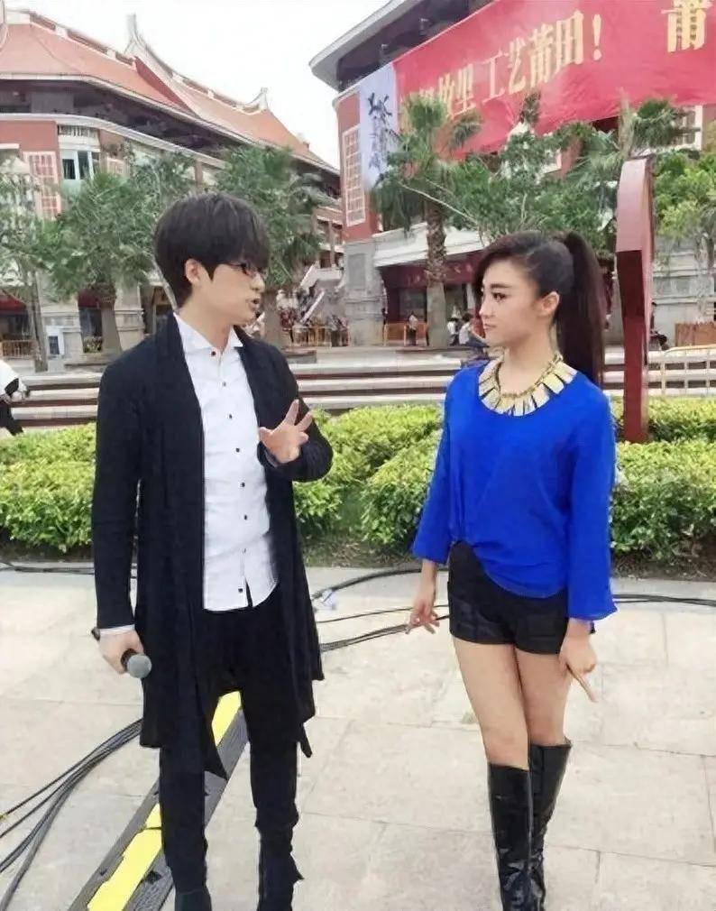 开云APP-玖月奇迹离婚7年，王小玮近况曝光，43岁无婚无育，发福显老